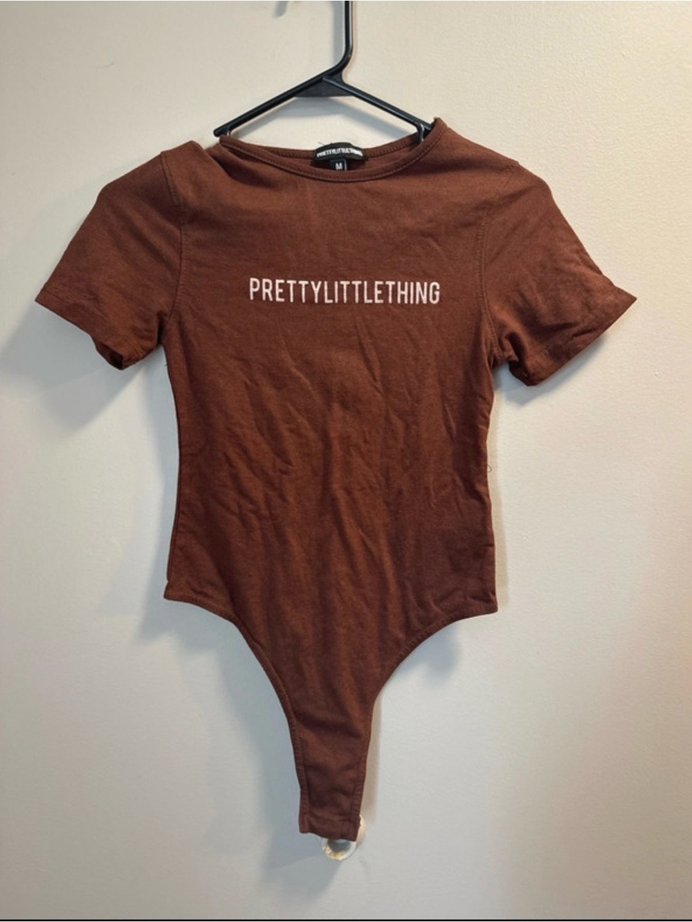PrettyLittleThing Brown Logo Bodysuit Tee